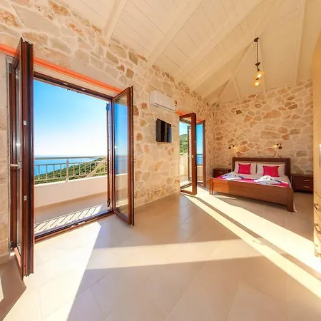 Villa Orient Deluxe Volimes
